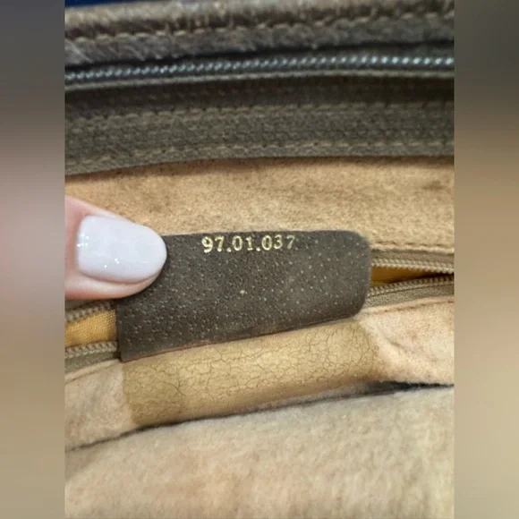 Gucci Vintage GG Supreme Clutch Bag - Picture 11 of 11